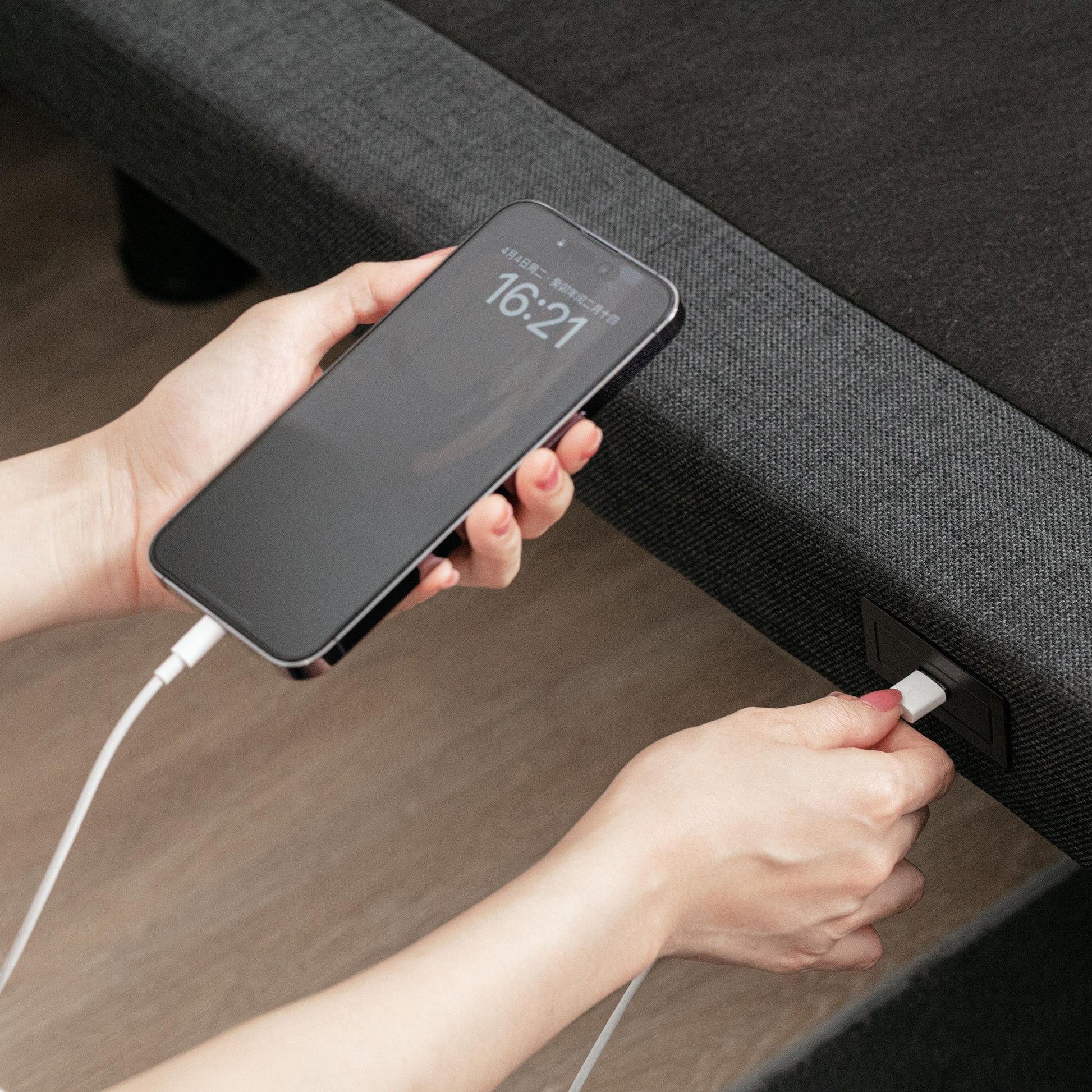 Drift Pro – Adjustable Bed Frame usb port